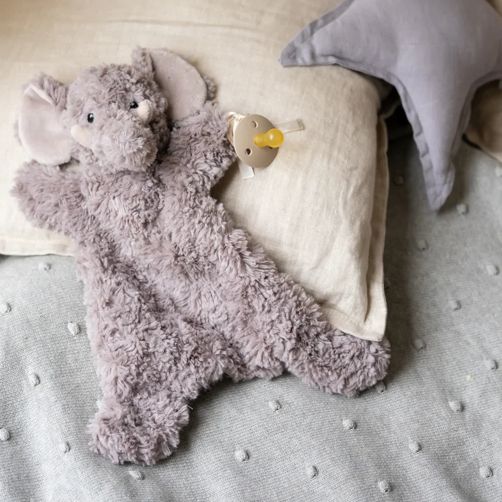 Introducing comforter to sales baby