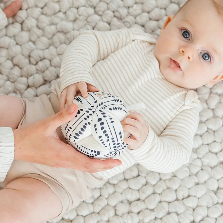 Totli Organic High-Contrast Sensory Ball