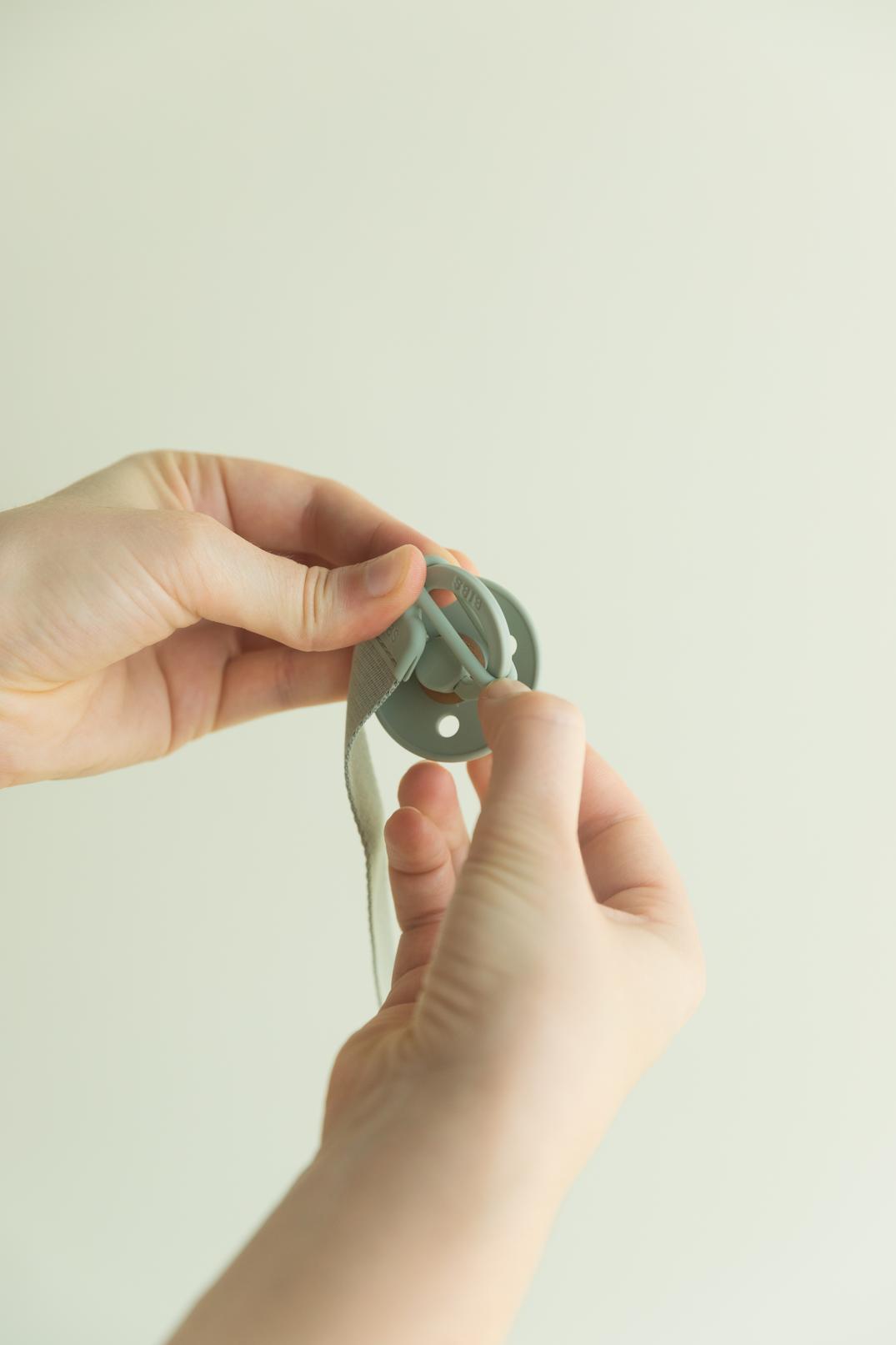 BIBS Loop Pacifier Clip | Dark Oak