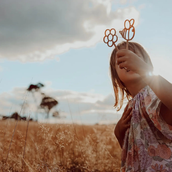 Kinfolk Flower & Bee Eco Bubble Wands