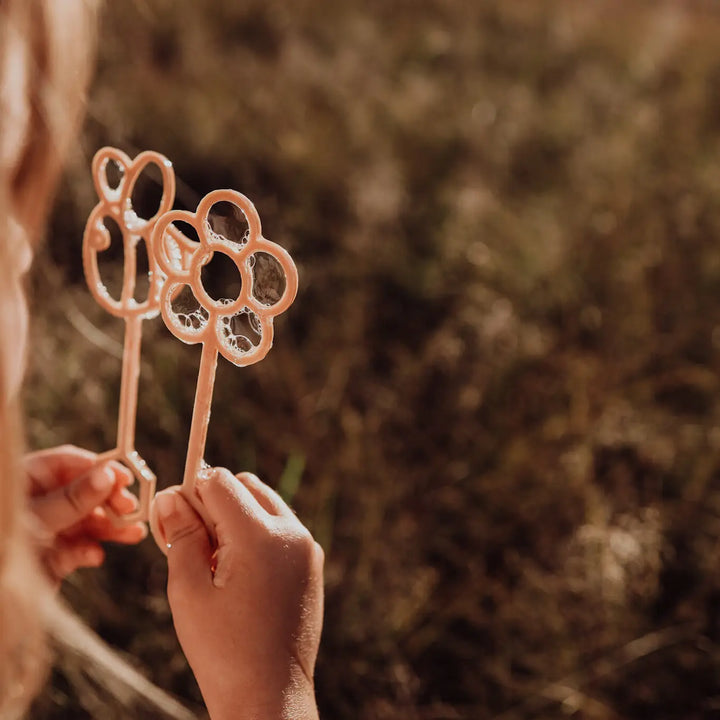 Kinfolk Flower & Bee Eco Bubble Wands