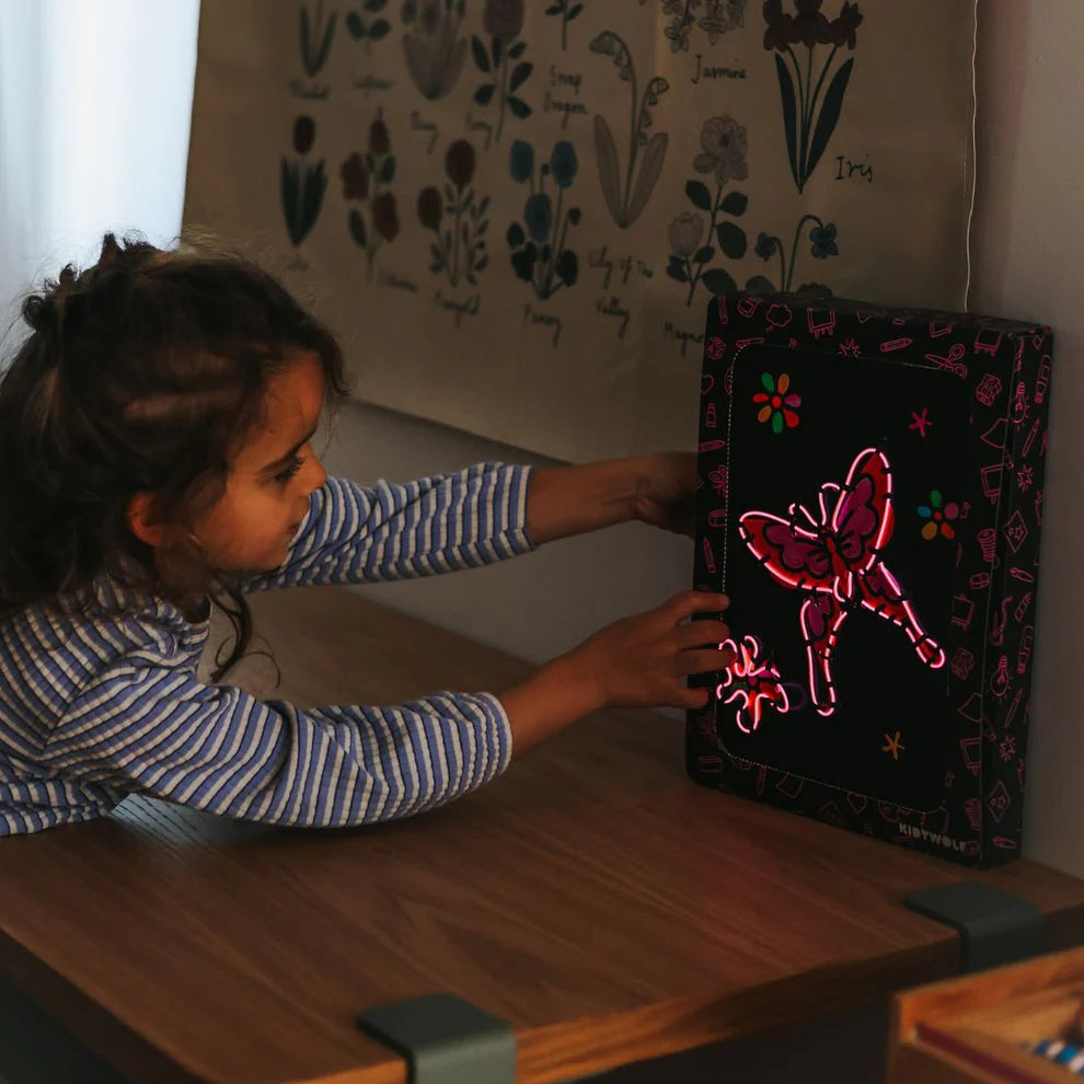 KIDYNEON Kit for Illuminated Wall Decoration - Once Upon A Time