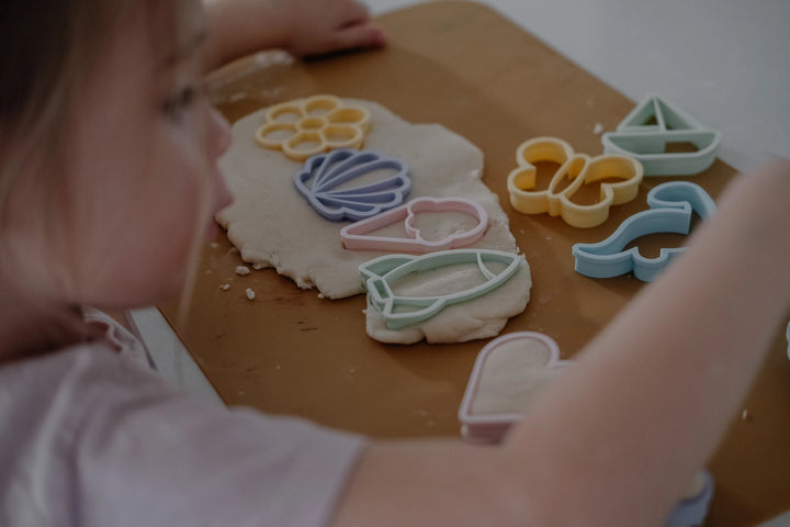 Playdough Assorted Pastel Rainbow Colour Eco Cutter Set™