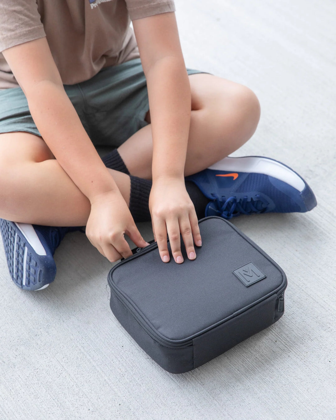 NEW Montiico Medium Insulated Lunch Bag - Midnight