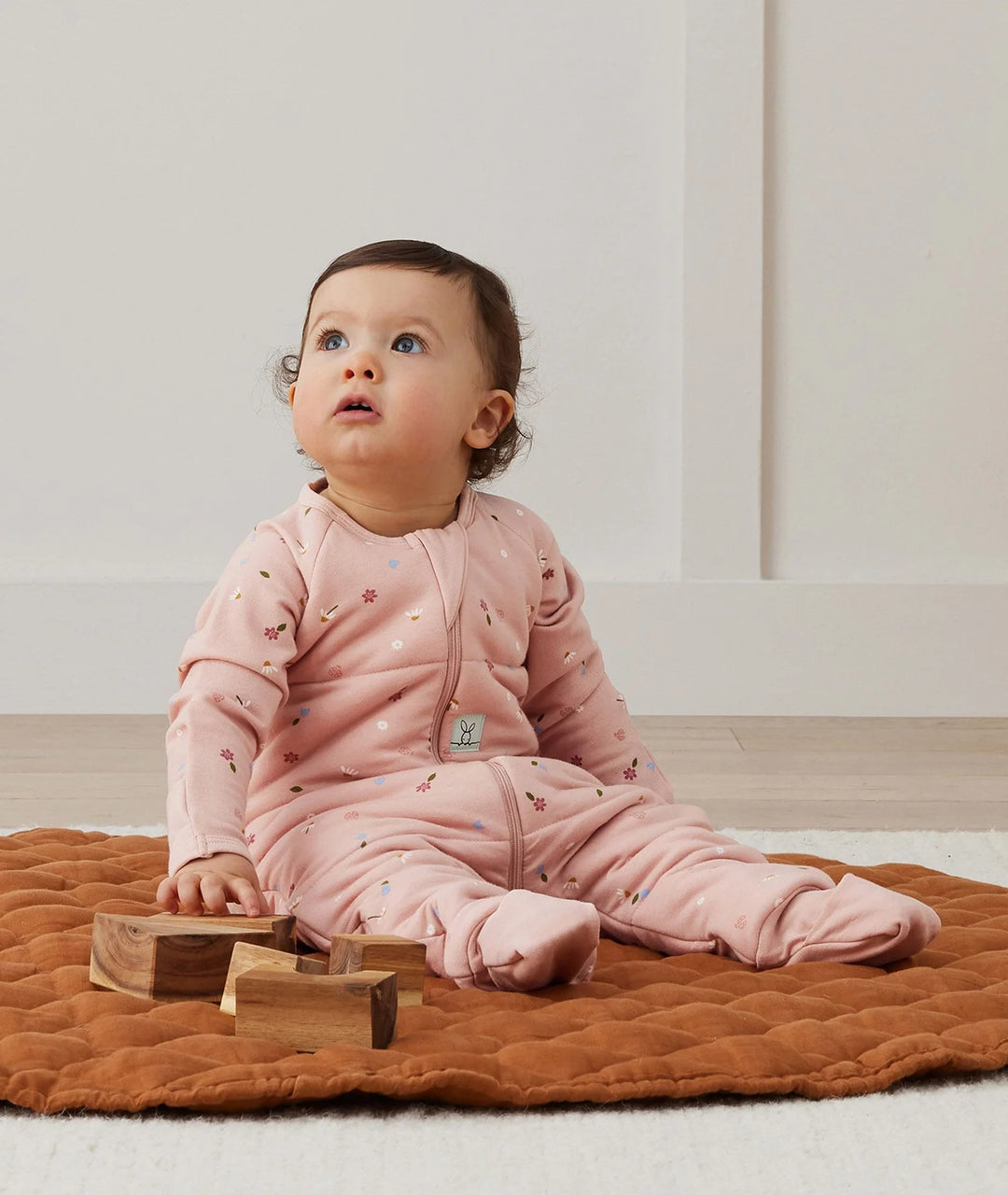 ergoPouch Sleep Onesie TOG 2.5 - Daisies