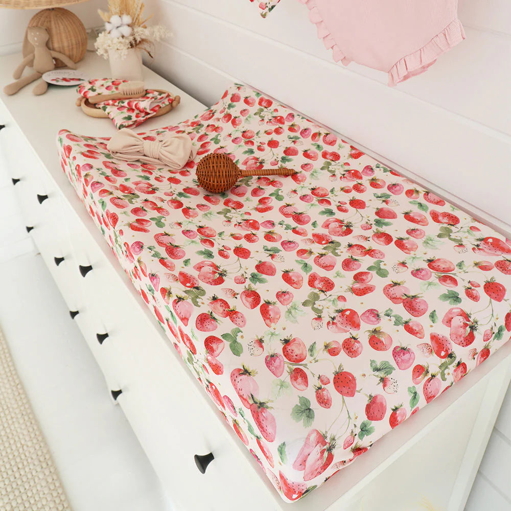 Snuggle Hunny Bassinet Sheet & Change Pad Cover - Strawberry