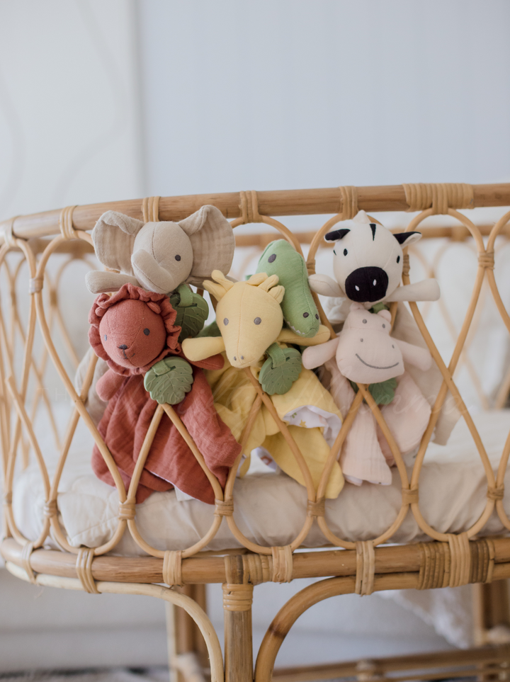 Tikiri Zoo Organic Comforter with Rubber Teether