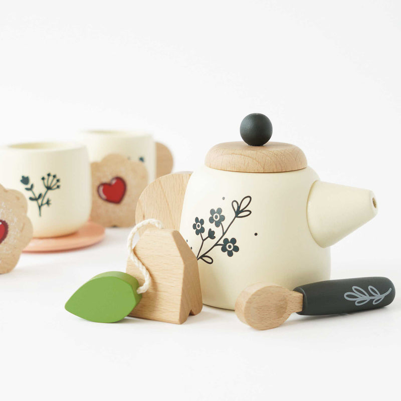 Le Toy Van Wooden Tea Set & Tray - 12 Pieces