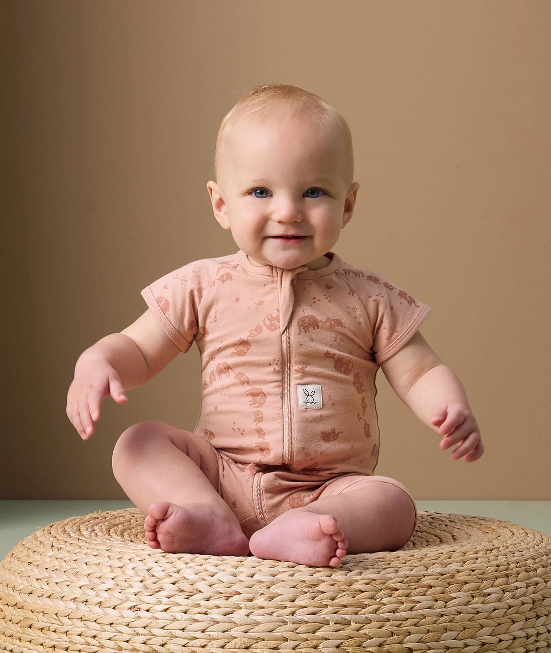 ergoPouch Layer | Short Sleeve Zip Bodysuit 0.2 TOG - Elephant Parade