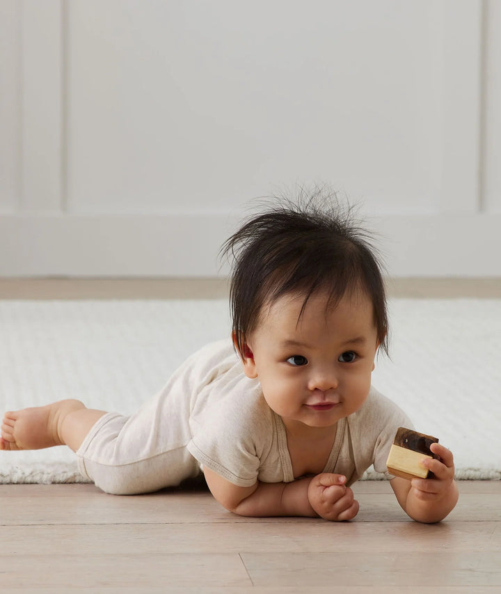 ergoPouch Layer | Short Sleeve Zip Bodysuit 0.2 TOG - Oatmeal Marle