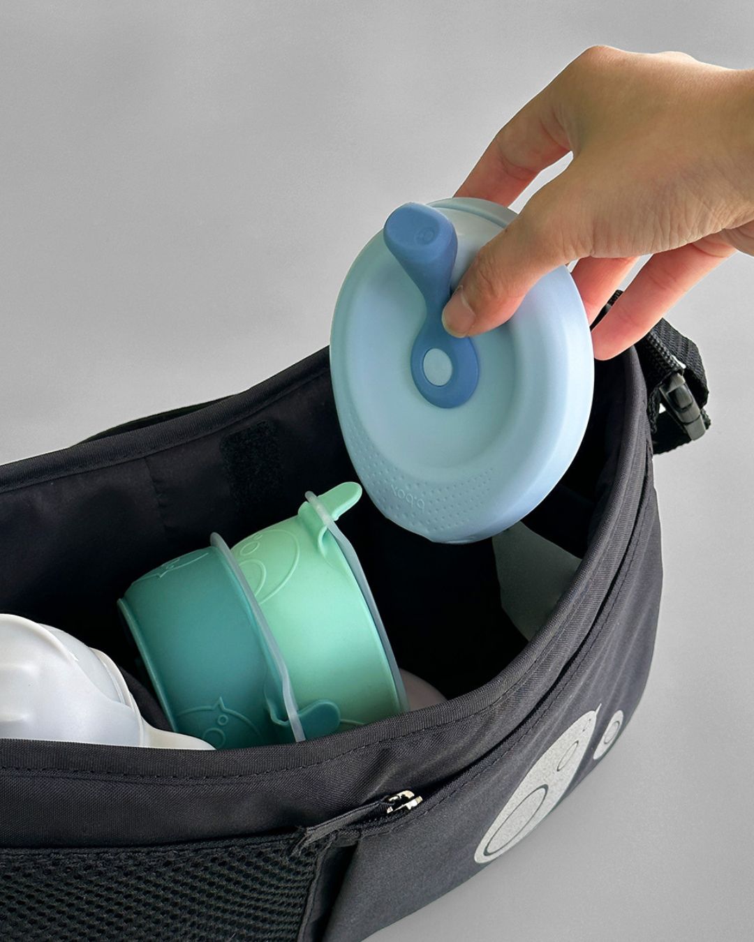 b.box fill + feed Refillable Silicone Food Pouch